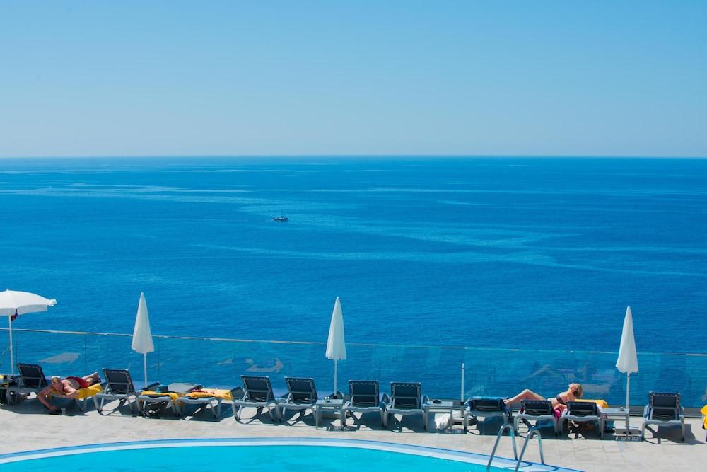 Duas Torres Hotel Funchal  Exterior photo