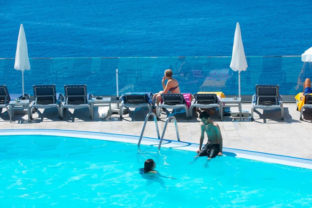Duas Torres Hotel Funchal  Exterior photo