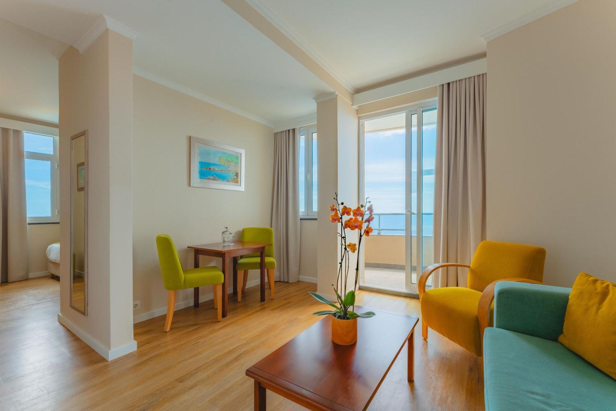 Duas Torres Hotel Funchal  Exterior photo